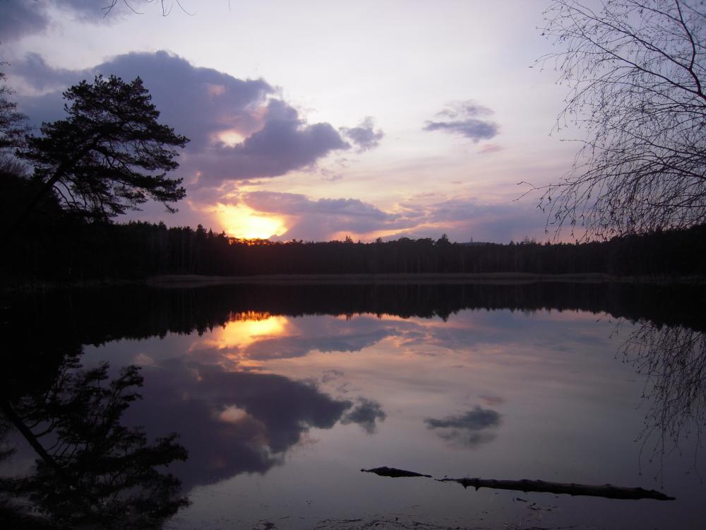 Západ slunce nad Kameným rybníkem (Plzeň)