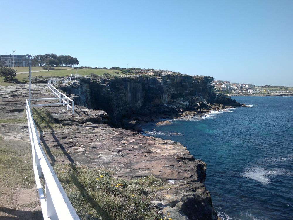 Z Coogee beach na známou party beach Bondi pěšky