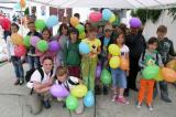 Příprava a zdobení dvora ředitelství Charity v Jaktaři - foto z tisku - Domovník 7/2014